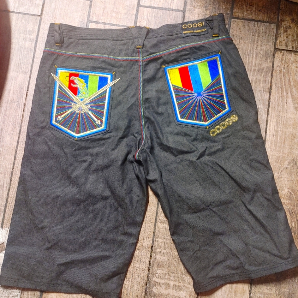 NWOT COOGI Embroidered Jean Shorts/Jorts Size 44